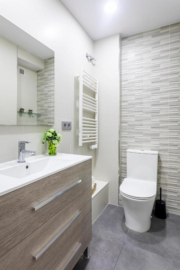 Ferienwohnung Precioso Piso Moderno: Terraza, A/C, Netflix, Wifi Valencia Exterior foto